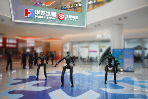 鹿明机器人“银牌舞蹈队”助阵冰雪世界开幕仪式，加速文娱场景规模化商业落地(图3)